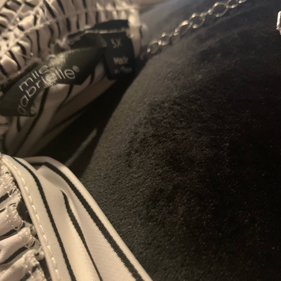 Mlle Gabrielle 
White with Black Strips. Size 3x. - Picture 4 of 5